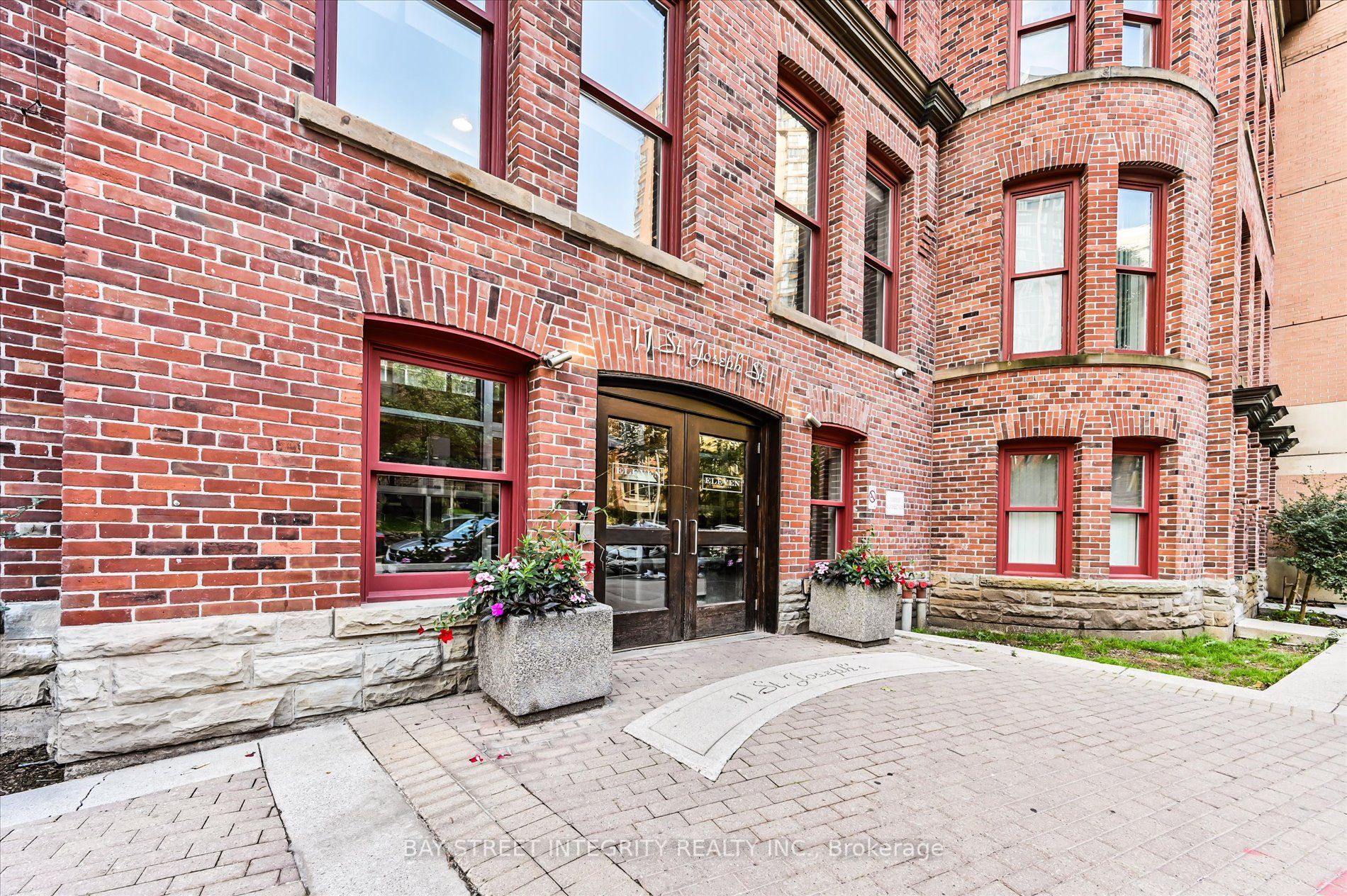 11 St Joseph Street 713
