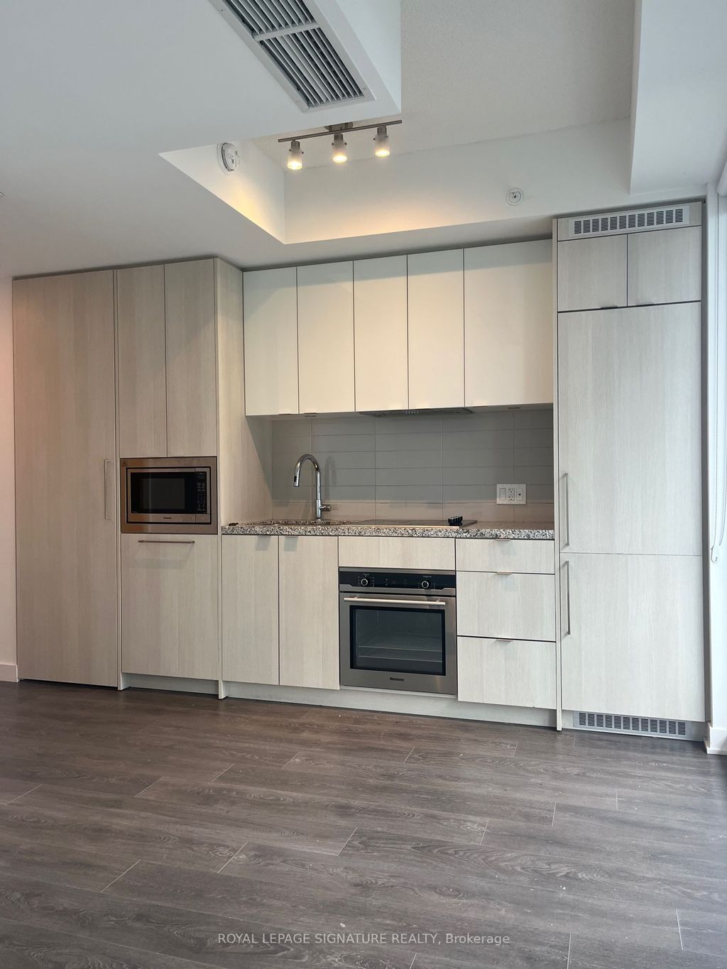 Photo of 115 Blue Jays Way #4807, Toronto, ON M5V 0N4 (MLS # C12415835)