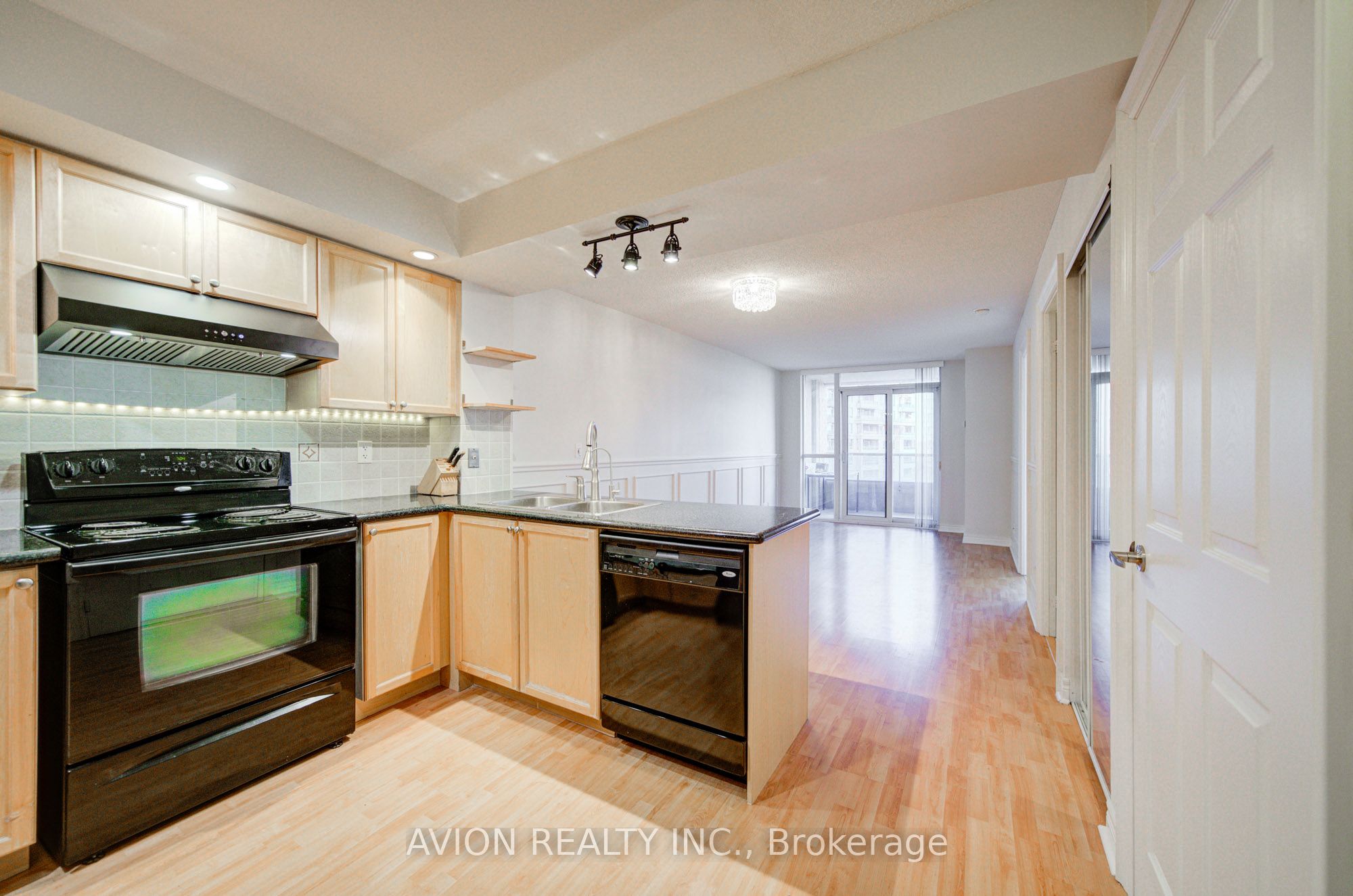 33 Cox Boulevard 631