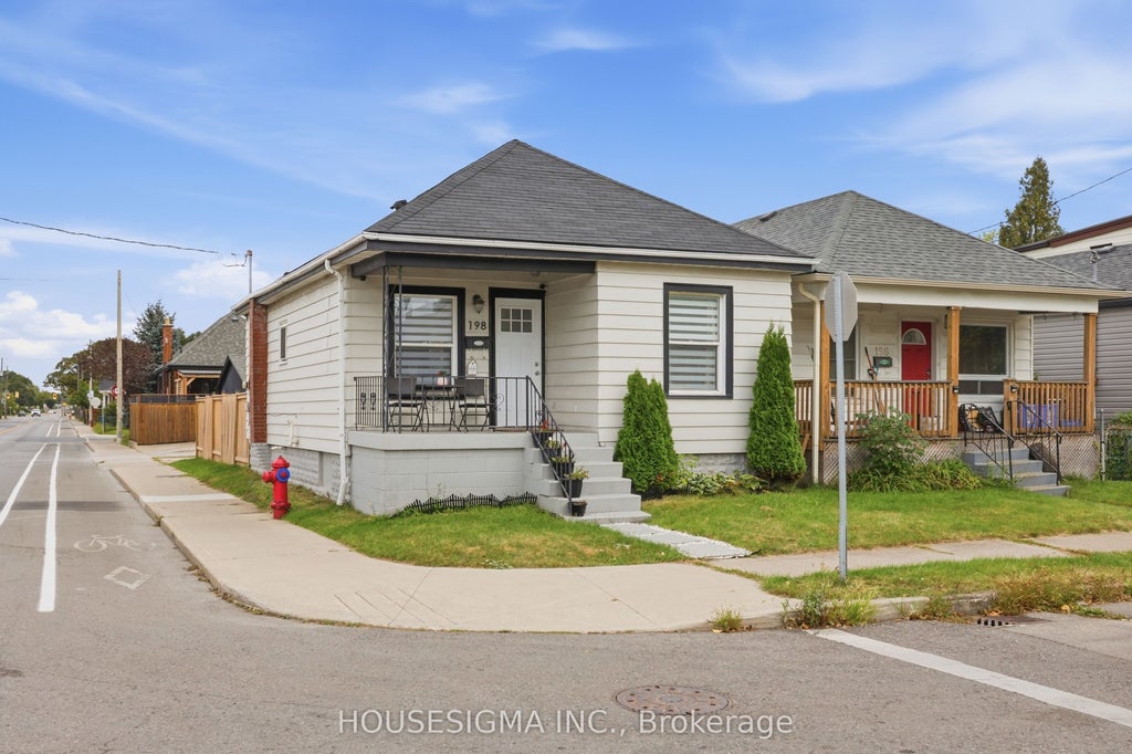 Photo of 198 Weir Street N, Hamilton, ON L8H 5E9 (MLS # X13857790)