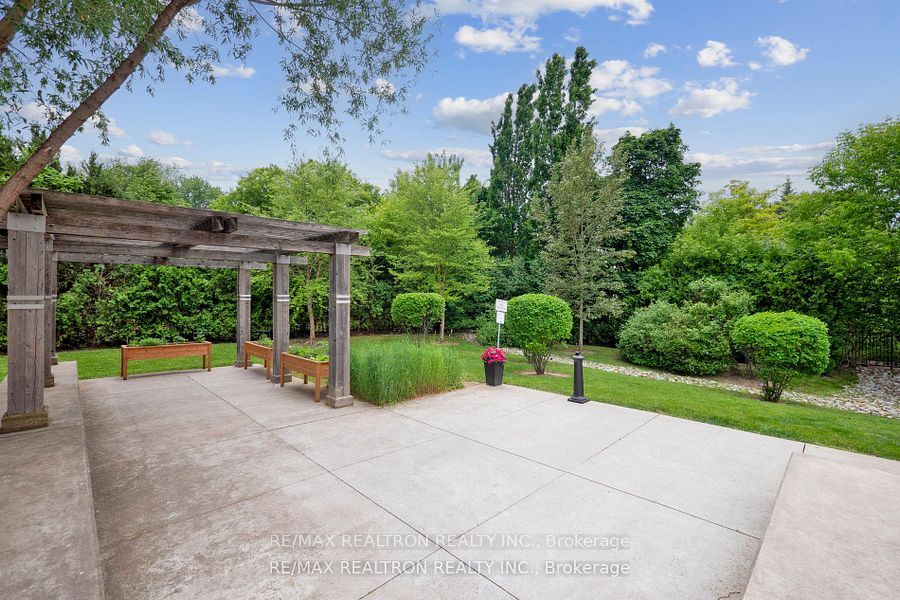 7608 Yonge Street 312