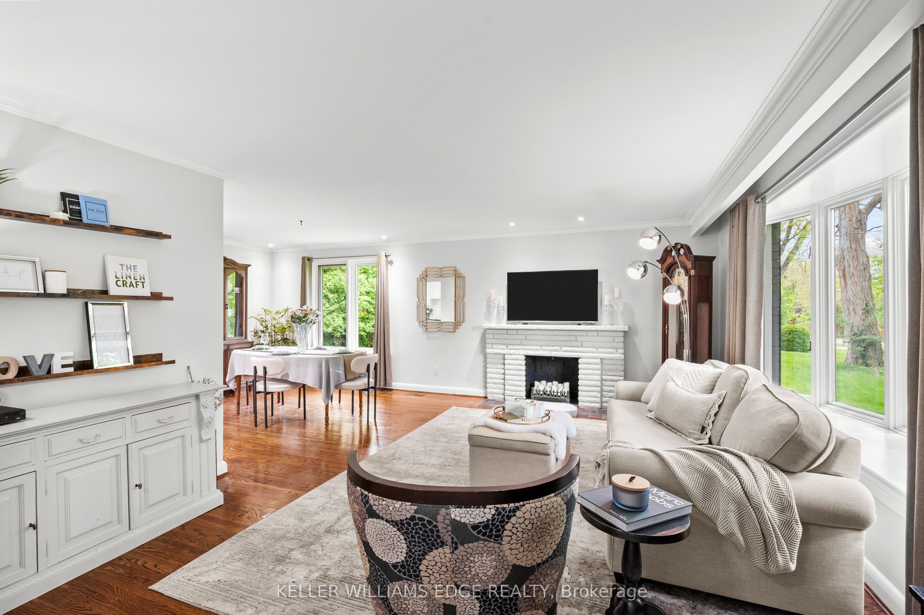 1589 Crediton Parkway