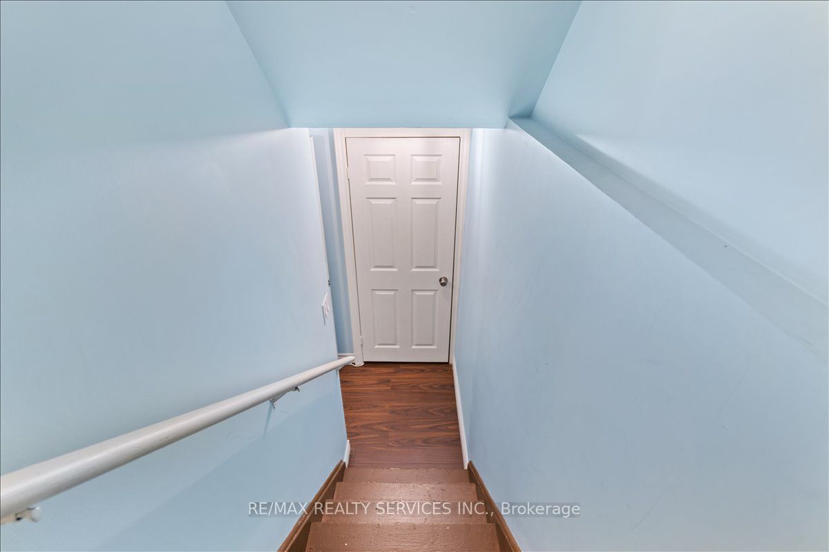 524 Attenborough Terrace N Bsmt