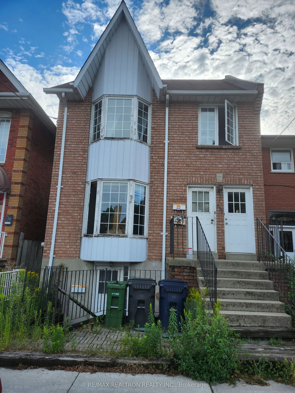 Photo of 850 Ossington Avenue, Toronto, ON M6G 3V1 (MLS # W13797490)