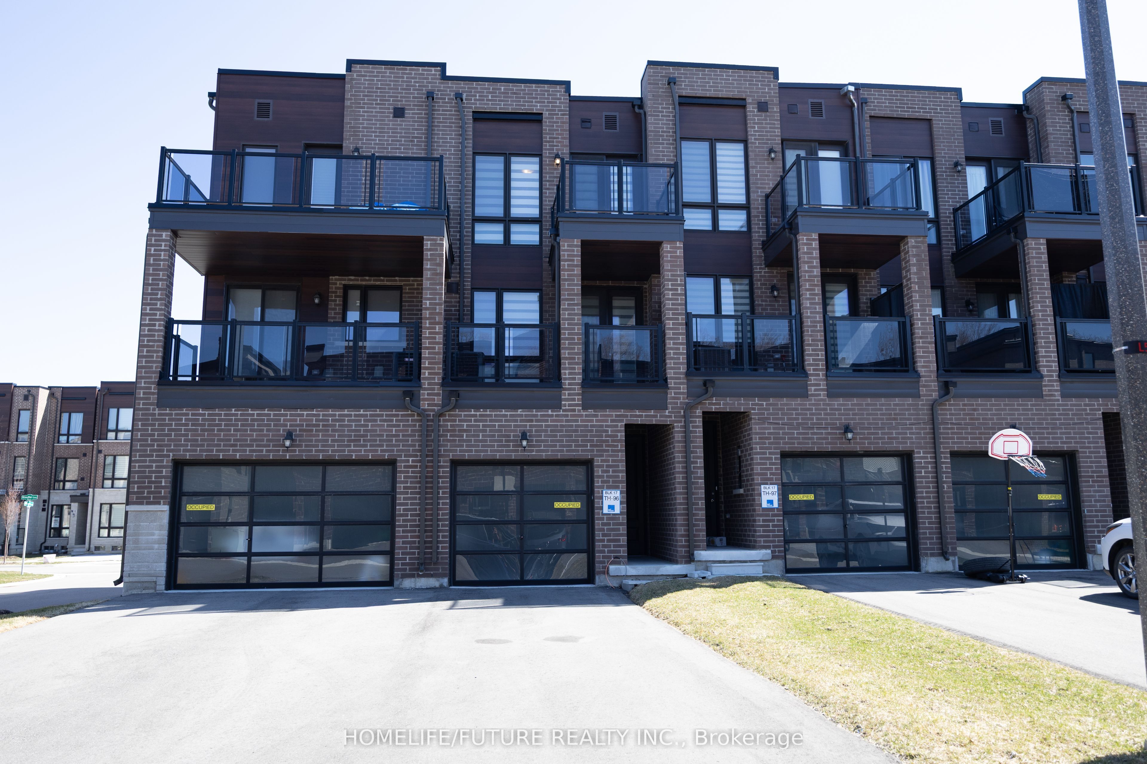 86 Stauffer Crescent