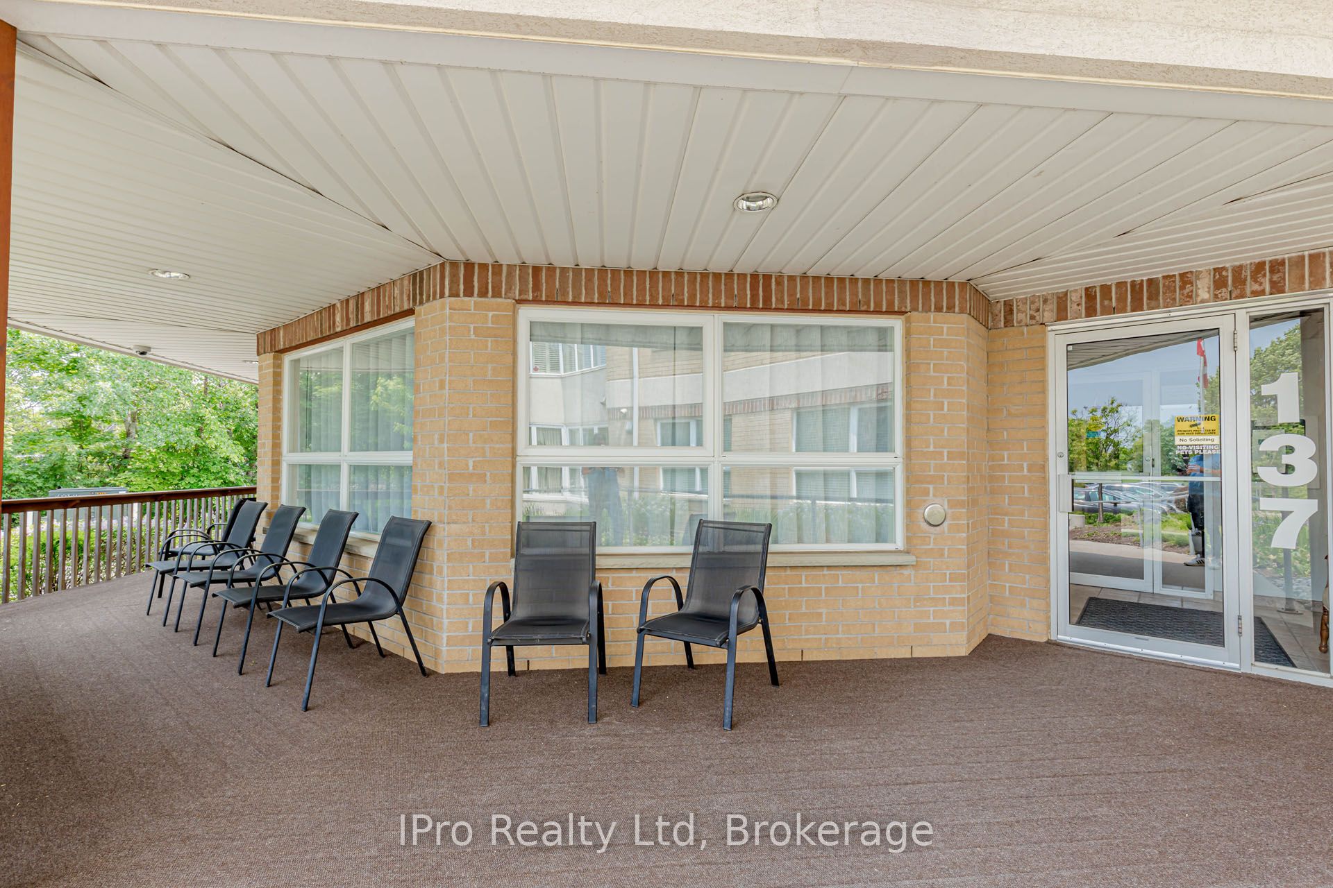 137 Martin Street 403