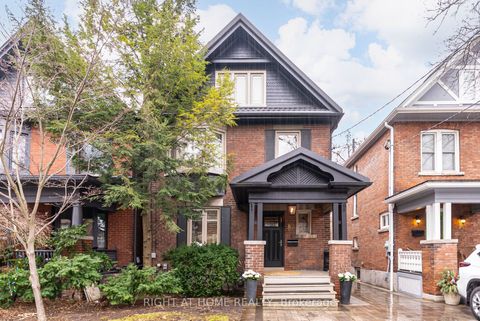 19 Rowland Street Toronto ON M6P 1M2