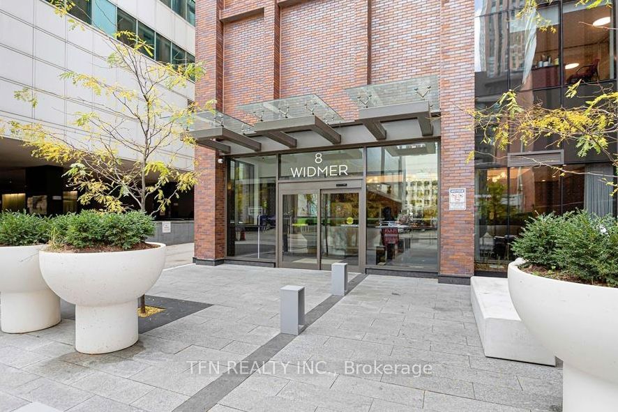 8 Widmer Street 2005