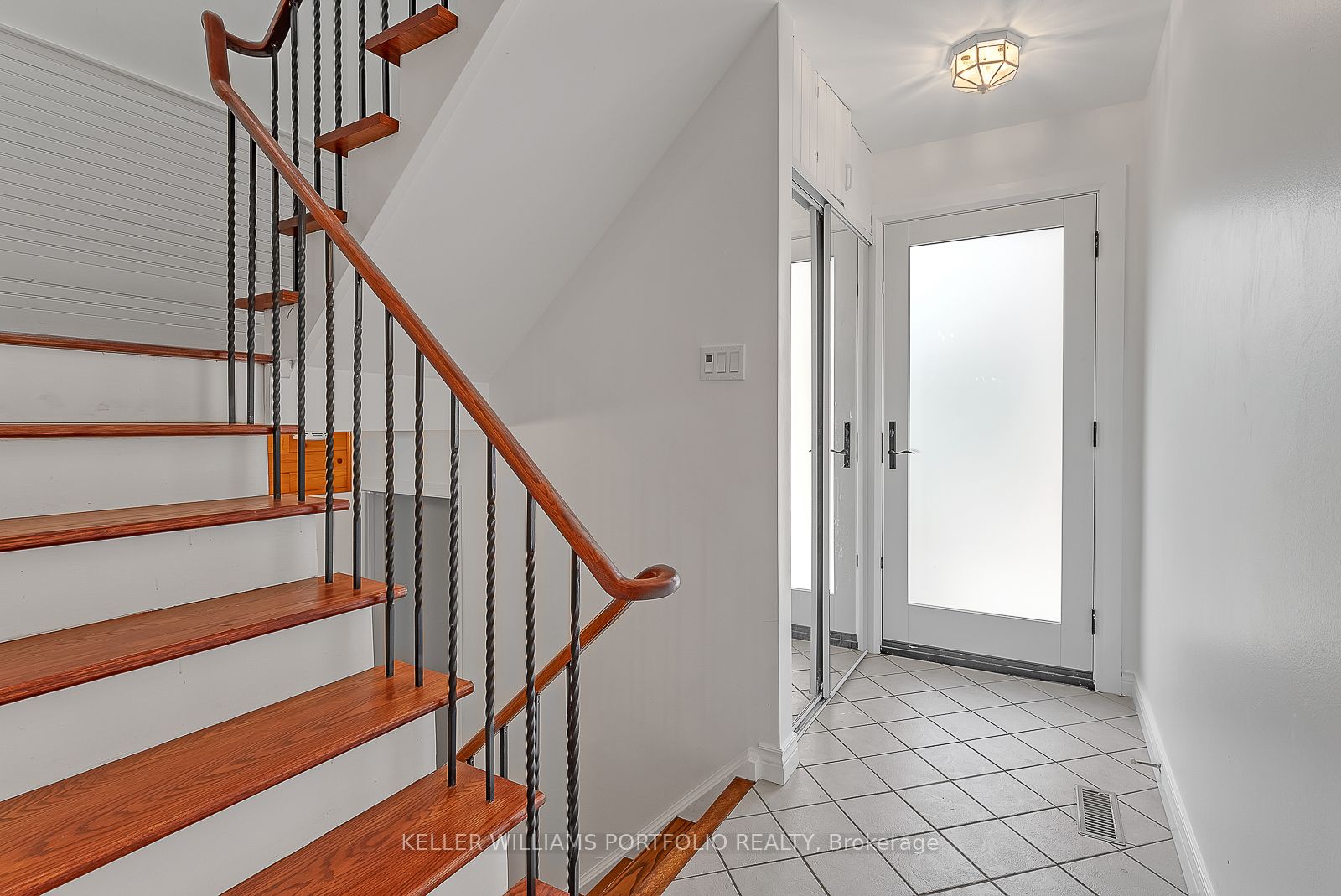 1387 Royal York Road 7