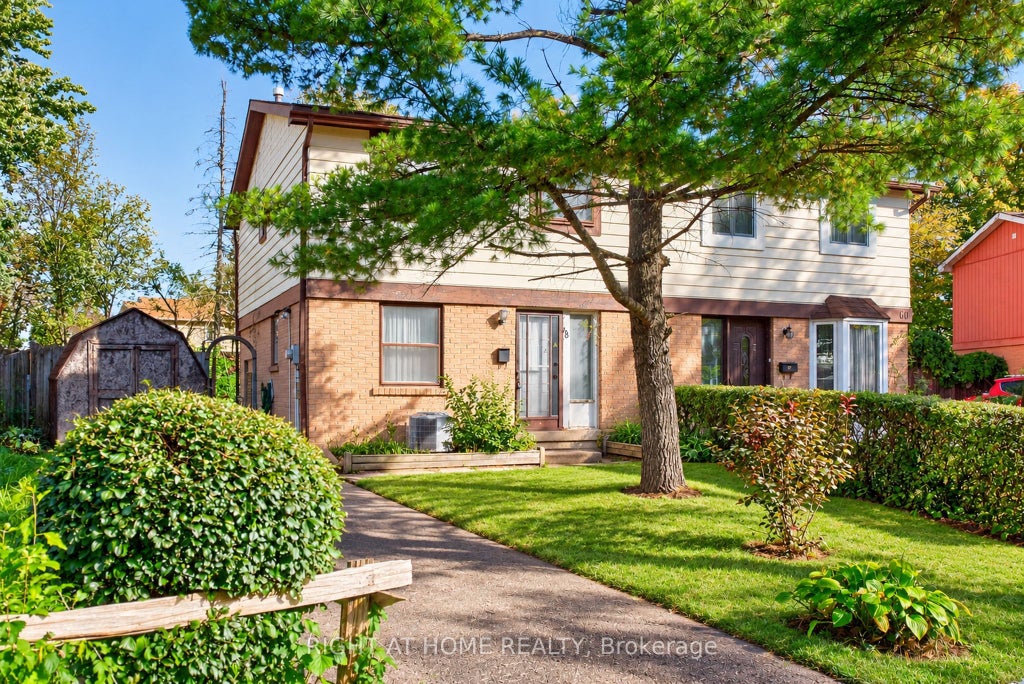 Photo of 68 Trott Square, Toronto, ON M1B 1V8 (MLS # E14100776)