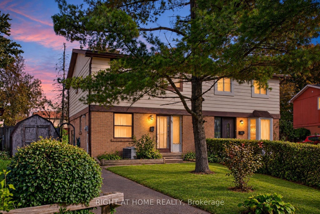 Photo of 68 Trott Square, Toronto, ON M1B 1V8 (MLS # E14100776)