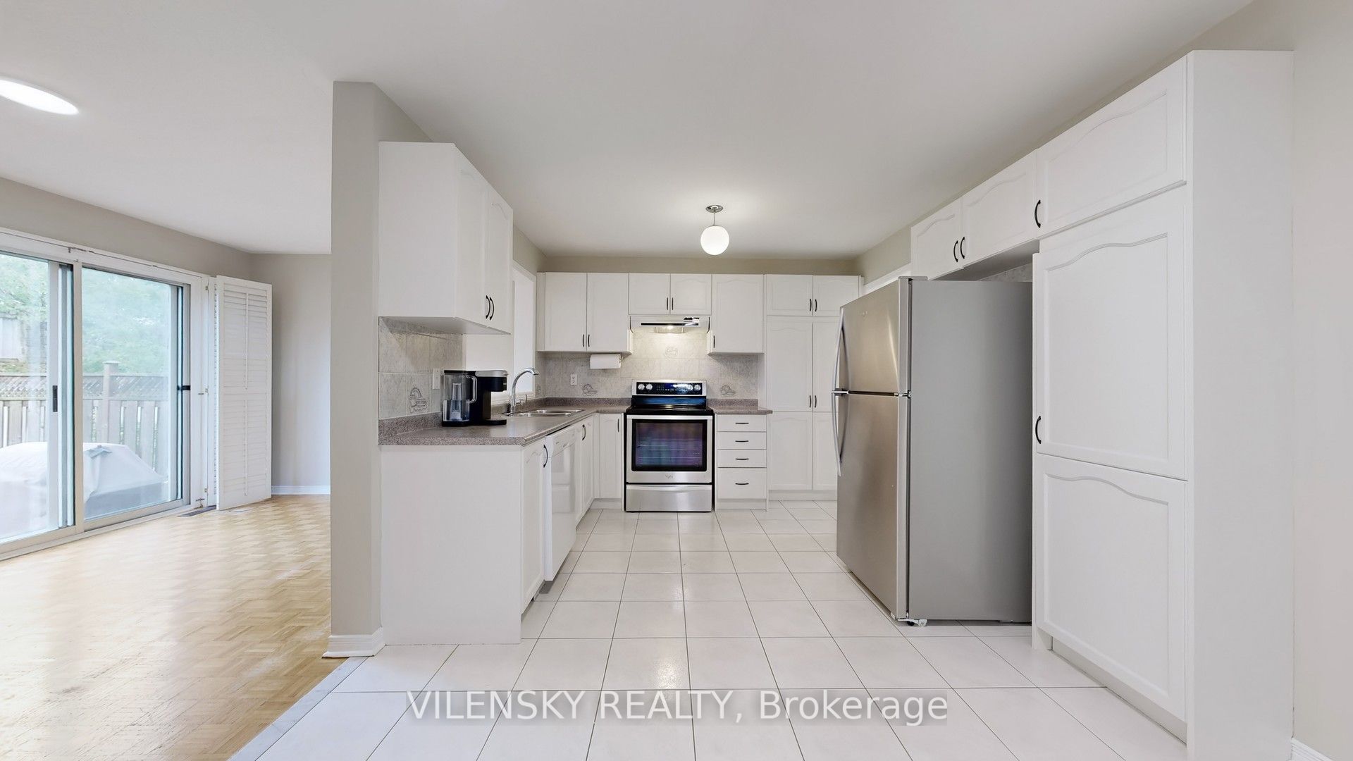 124 Foxfield Crescent