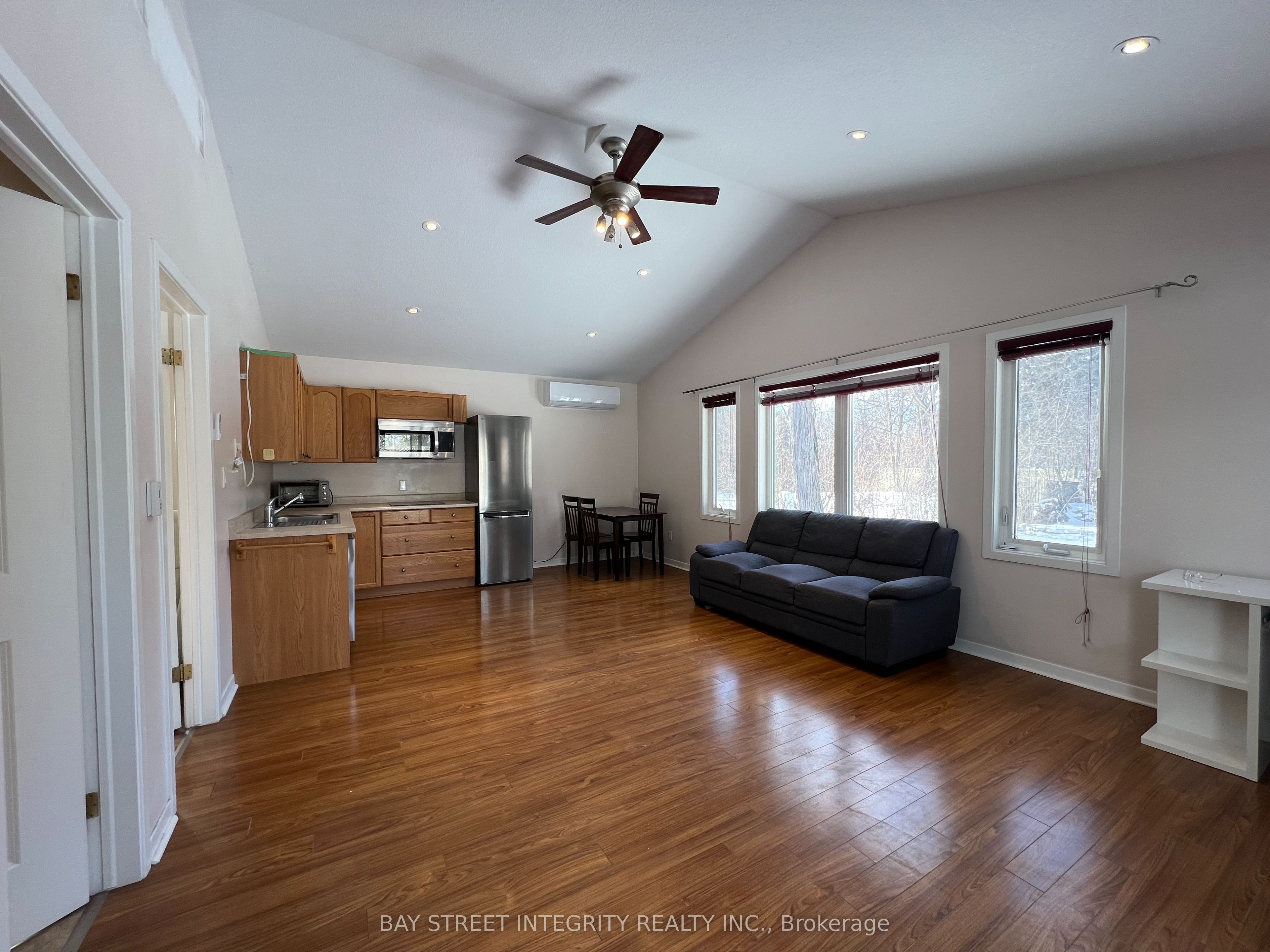 1339 Pinegrove Road 2