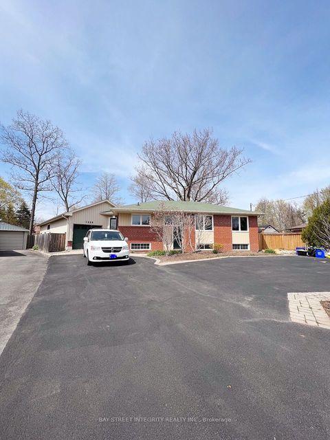 1339 Pinegrove Road 2 Oakville ON L6L 2X2