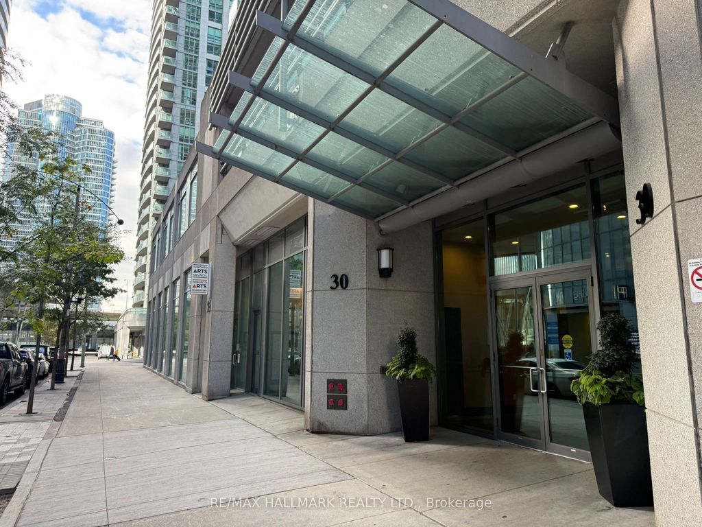 Photo of 30 Grand Trunk Crescent #2609, Toronto, ON M5J 3A3 (MLS # C12487110)