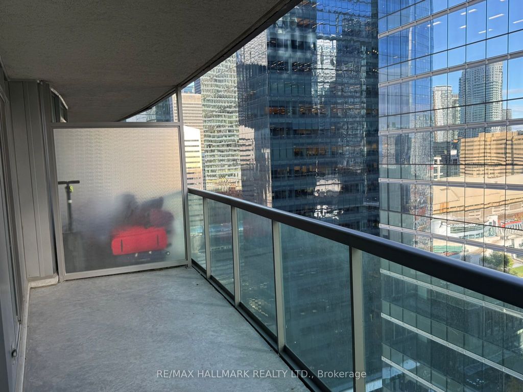 Photo of 30 Grand Trunk Crescent #2609, Toronto, ON M5J 3A3 (MLS # C12487110)