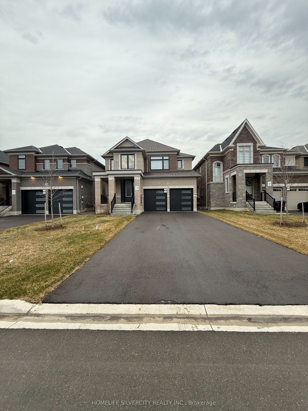 Photo of 22 Primrose Heights, Adjala-Tosorontio, ON L0G 1W0 (MLS # N13026938)
