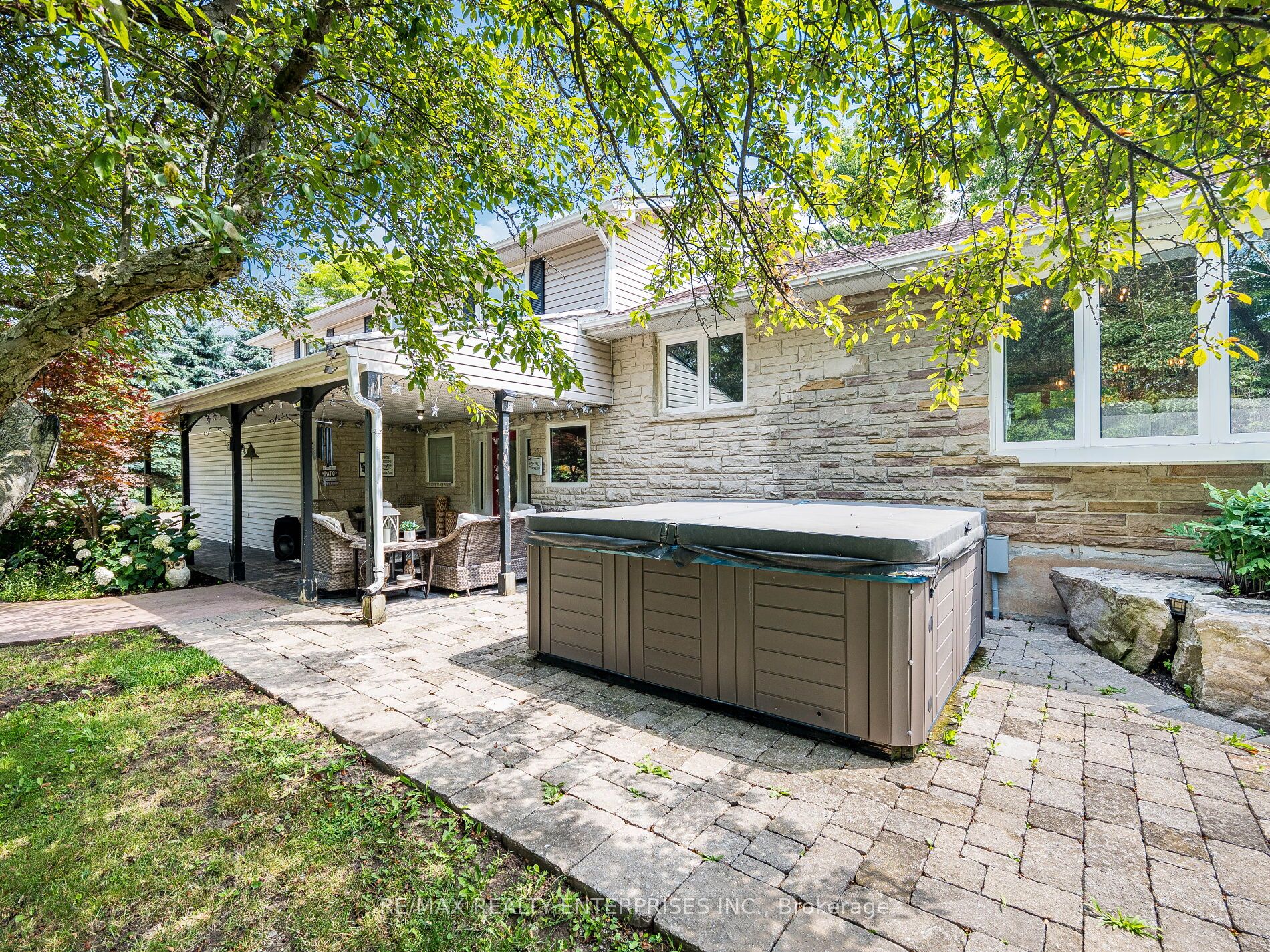 8375 Credit View Road