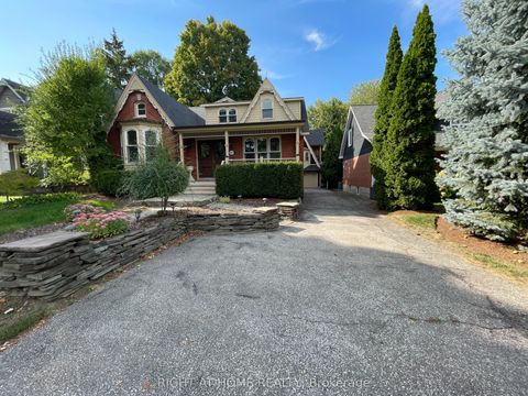 435 Maple Avenue Oakville ON L6J 2J2