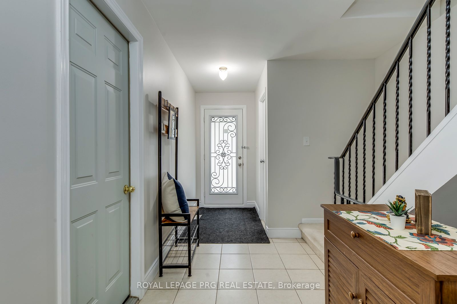17 New Port Way