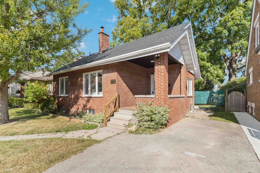 Photo of 122 Windsor Crescent, London South, ON N6C 1V8 (MLS # X12451830)