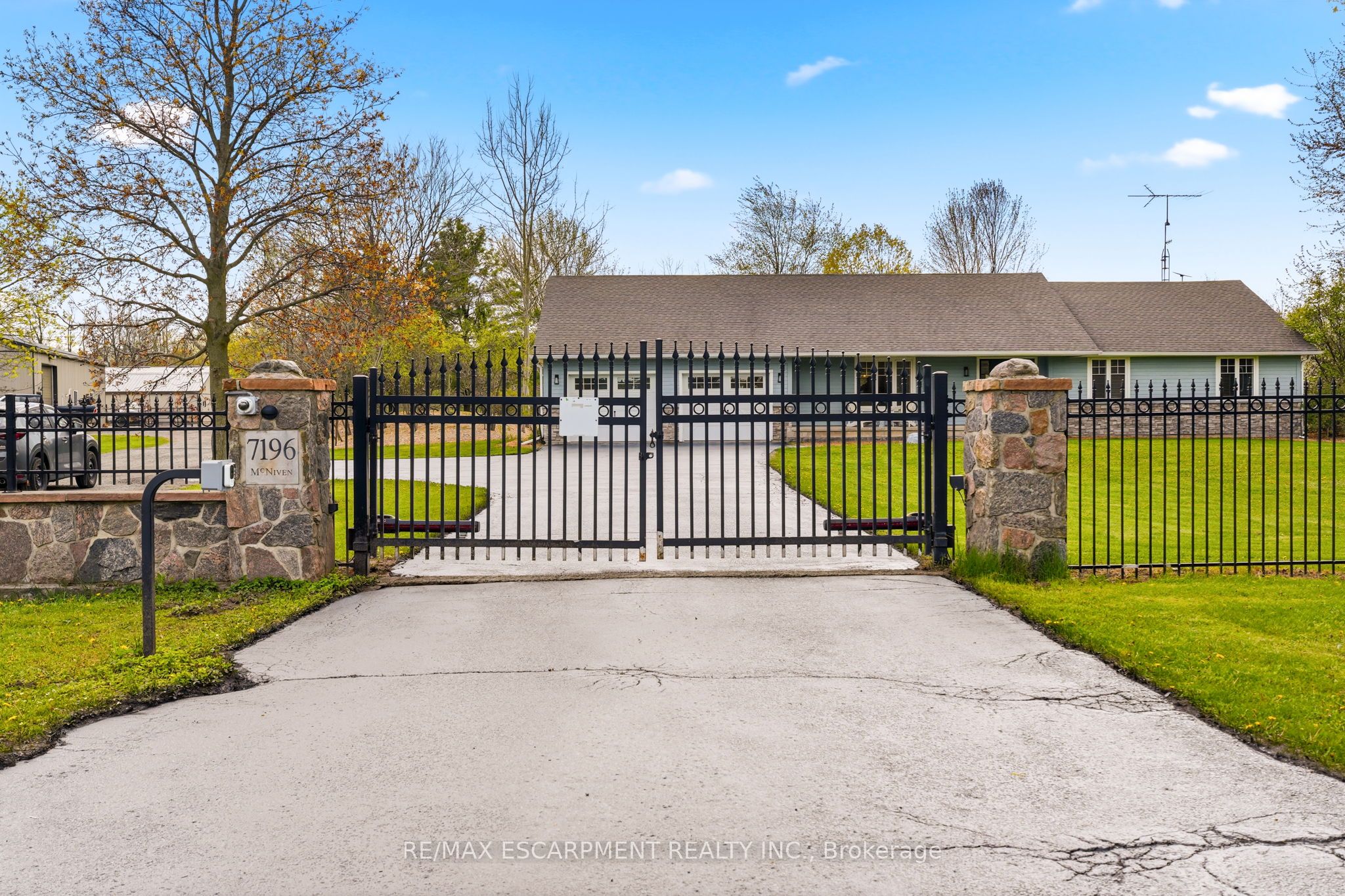7196 McNiven Road