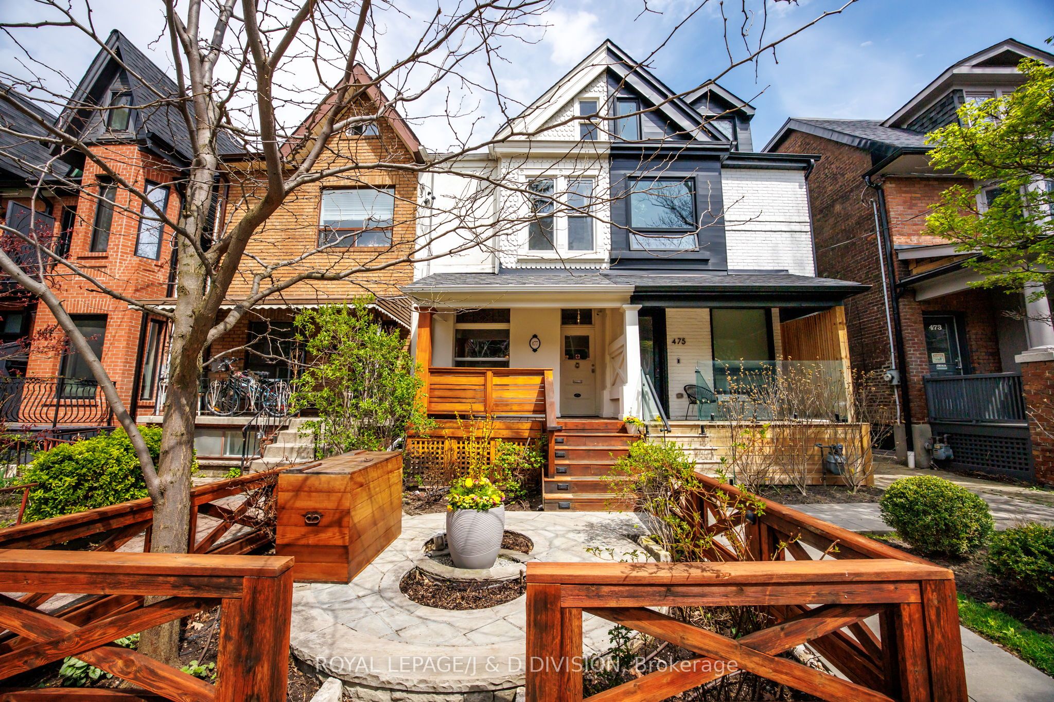 477 Roxton Road