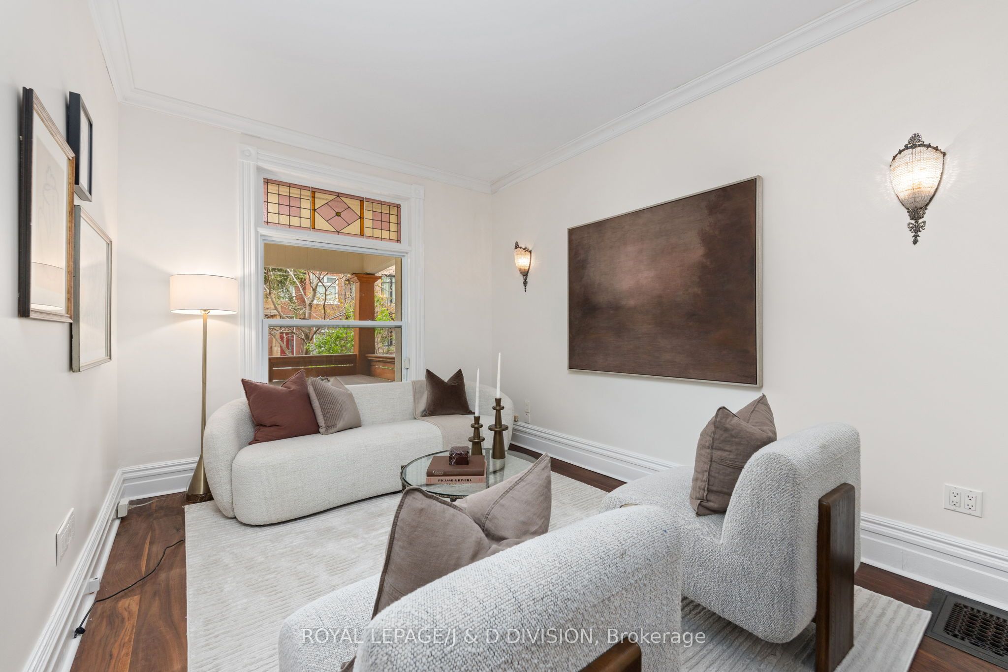 477 Roxton Road