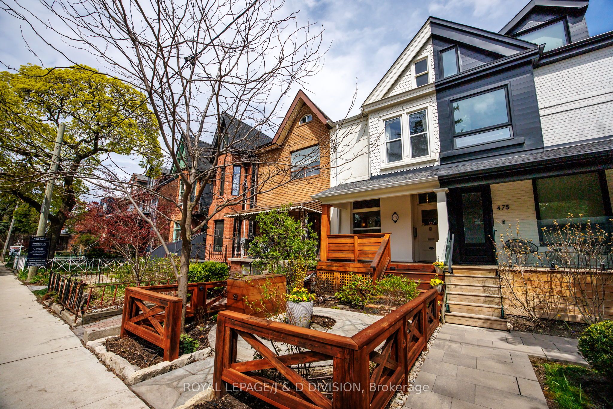477 Roxton Road