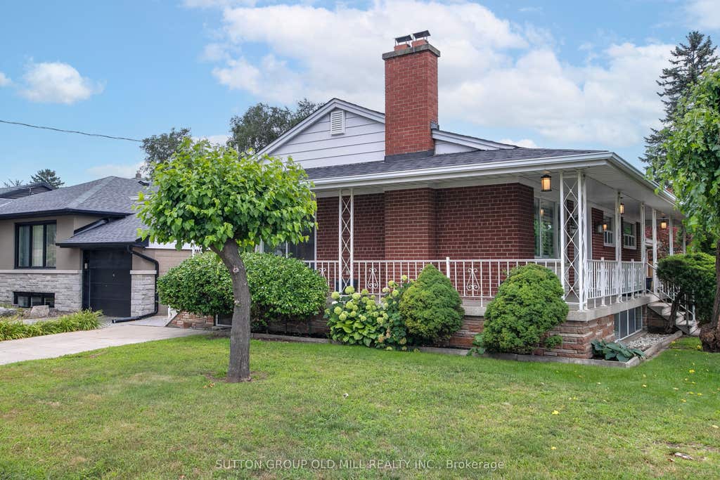 Photo of 993 Islington Avenue, Toronto, ON M8Z 4R1 (MLS # W13653964)