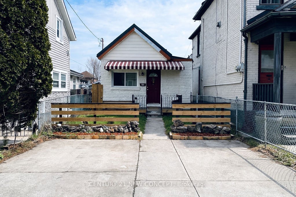 Photo of 106 Emerald Street N, Hamilton, ON L8L 5K4 (MLS # X13443740)