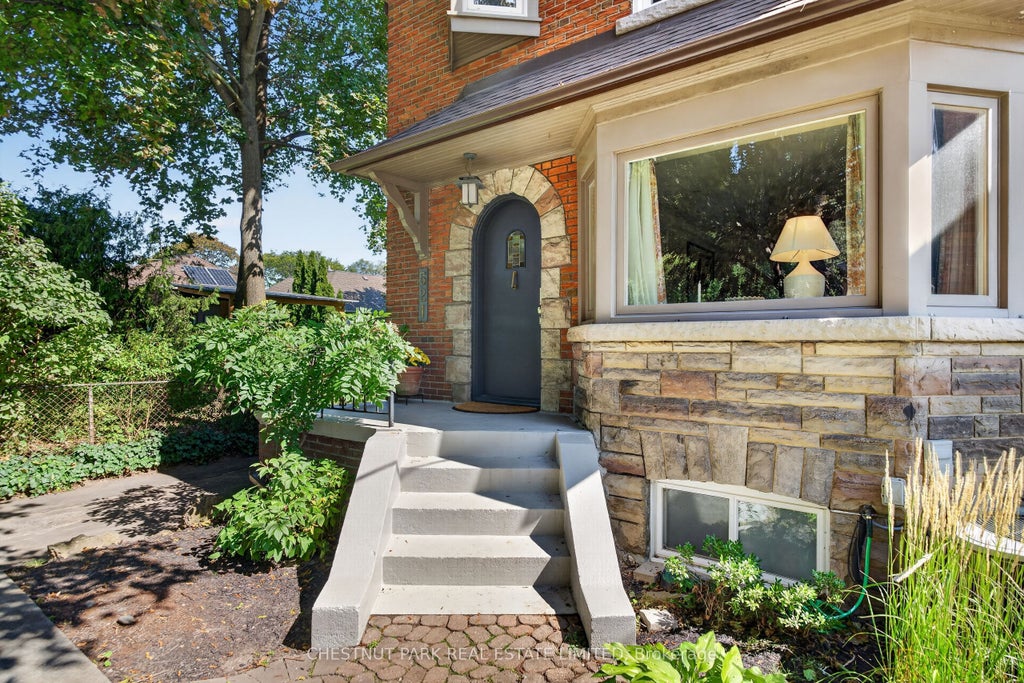 Photo of 521 Sutherland Drive, Toronto, ON M4G 1K9 (MLS # C13783372)