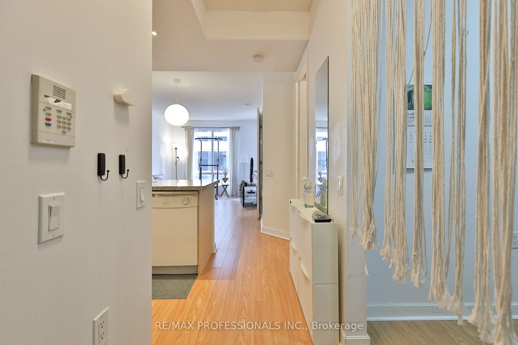 Photo of 85 Bloor Street E #1608, Toronto, ON M4W 3Y1 (MLS # C13714114)