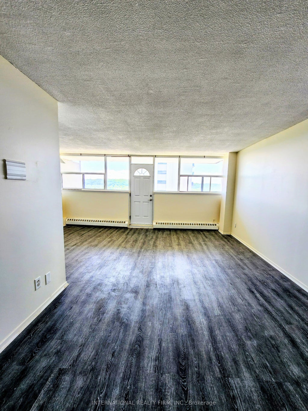 Photo of 215 Glenridge Avenue #1102, St. Catharines, ON L2T 3J7 (MLS # X13788684)