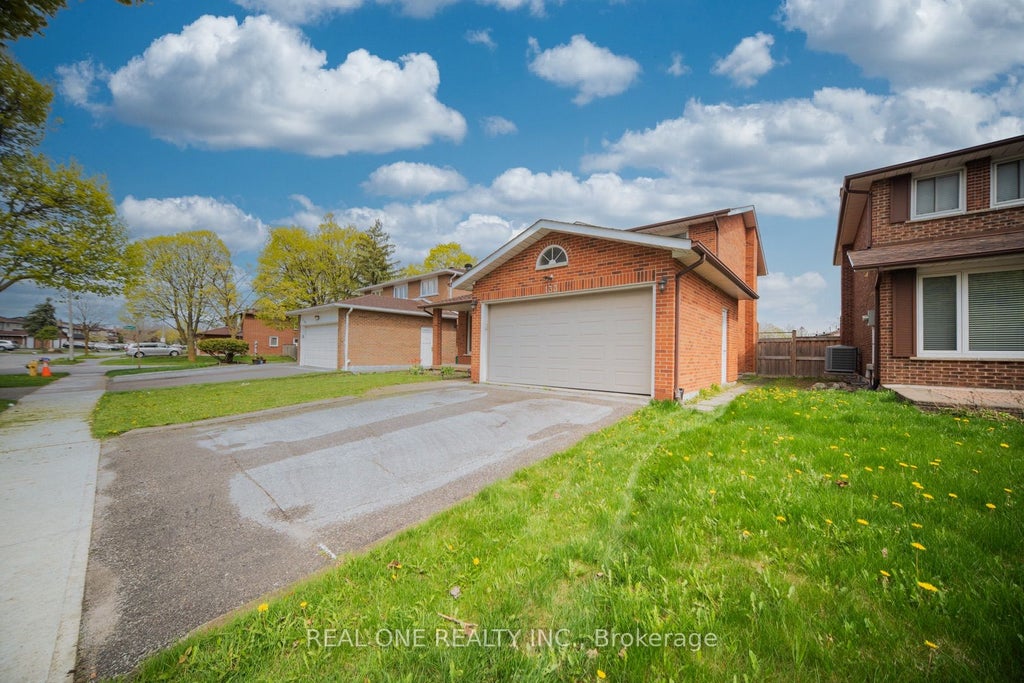 Photo of 133 Risebrough Circuit, Markham, ON L3R 3E1 (MLS # N13729900)