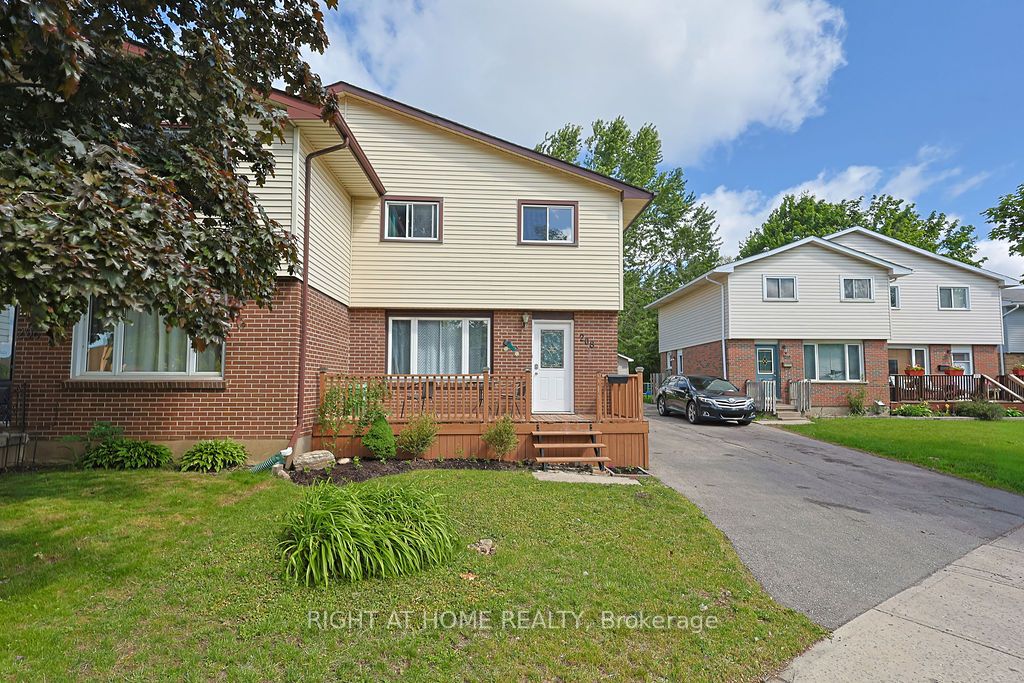 Photo 1 of 35 — 208 Admiral Drive, London East, ON N5V 1H8