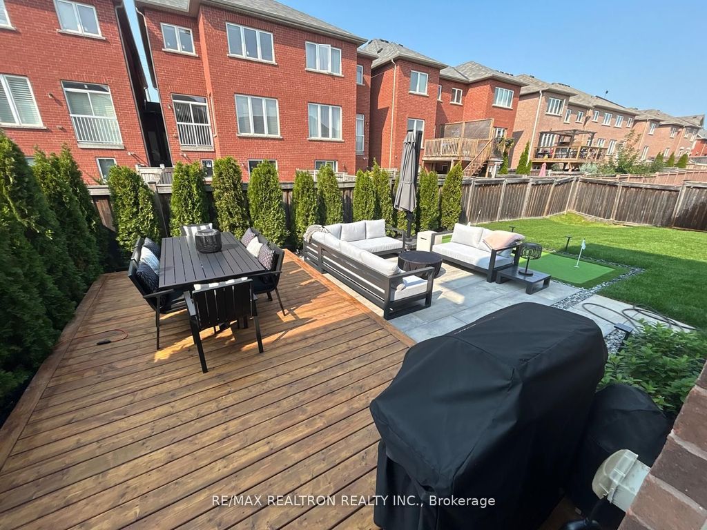 Photo of 18 London Pride Drive, Richmond Hill, ON L4E 0X2 (MLS # N12858024)