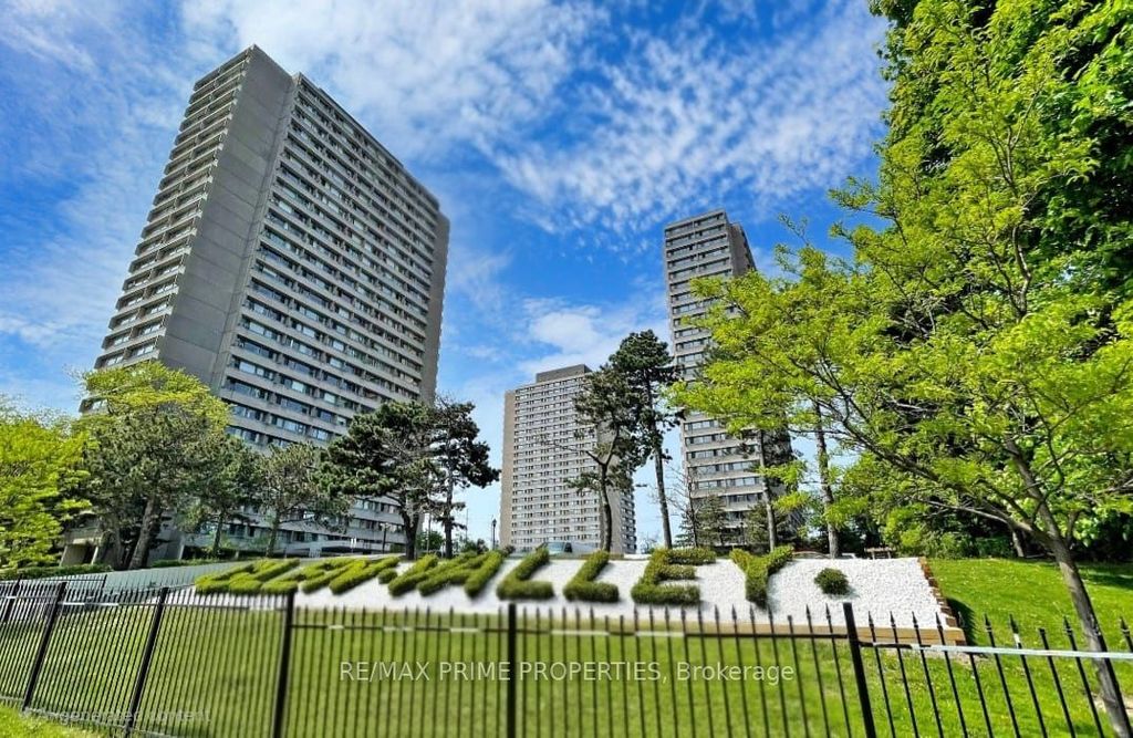 Photo of 735 Don Mills Road #1203, Toronto, ON M3C 1S7 (MLS # C12443950)