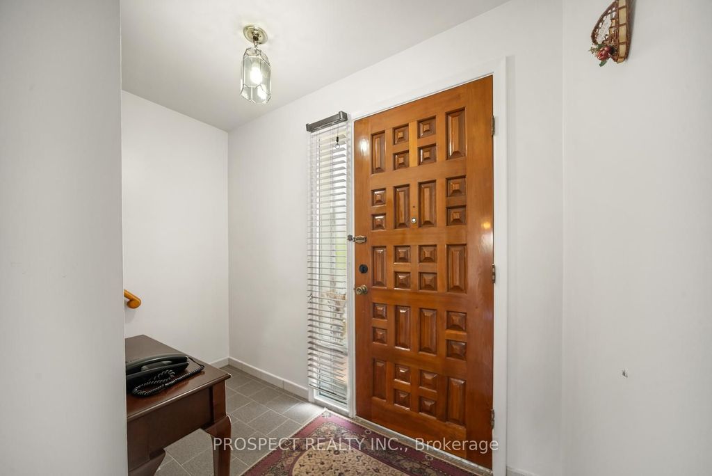 Photo of 8 Sonnet Court, Toronto, ON M6L 1J7 (MLS # W12379651)