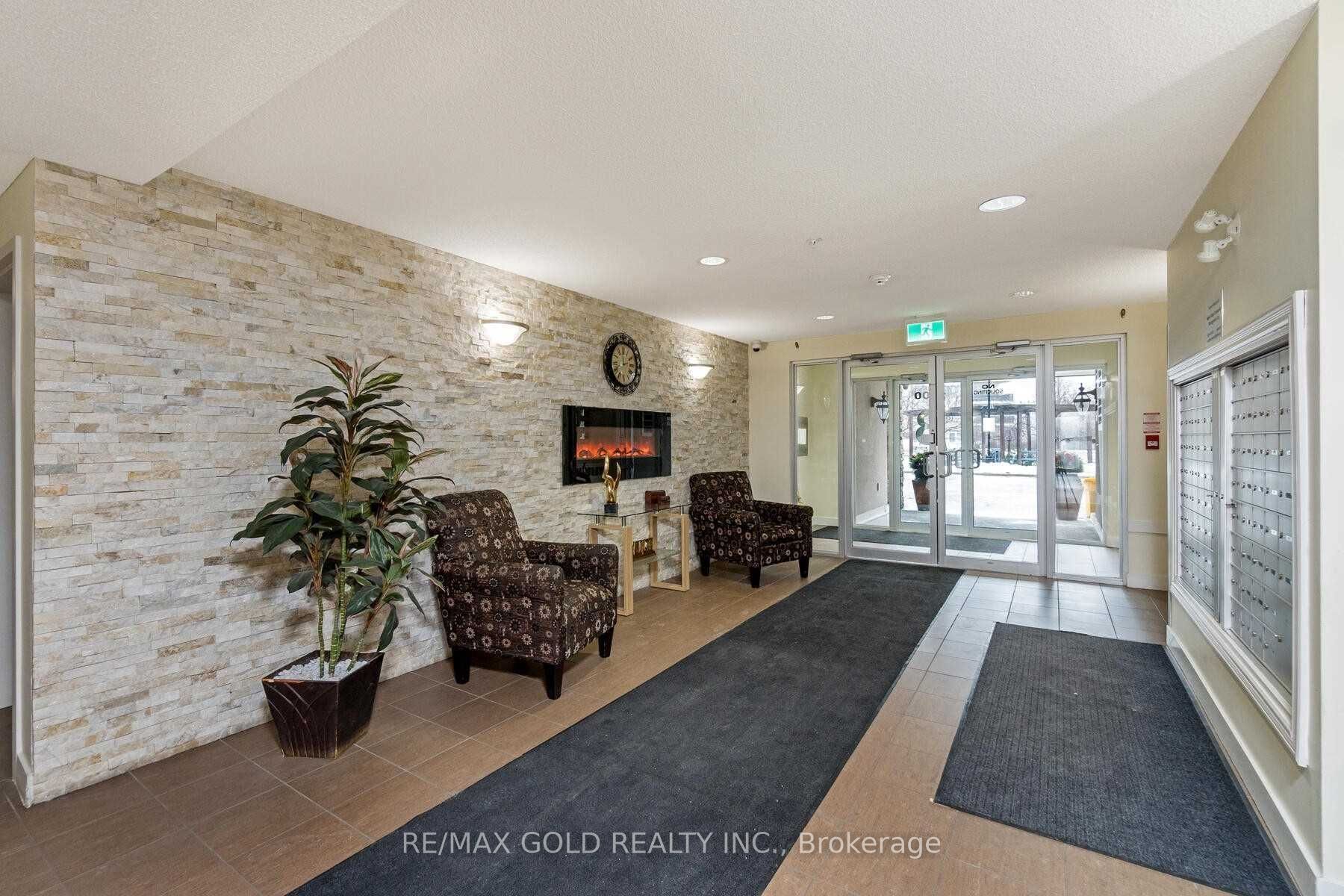 8 Dayspring Circle E 1110