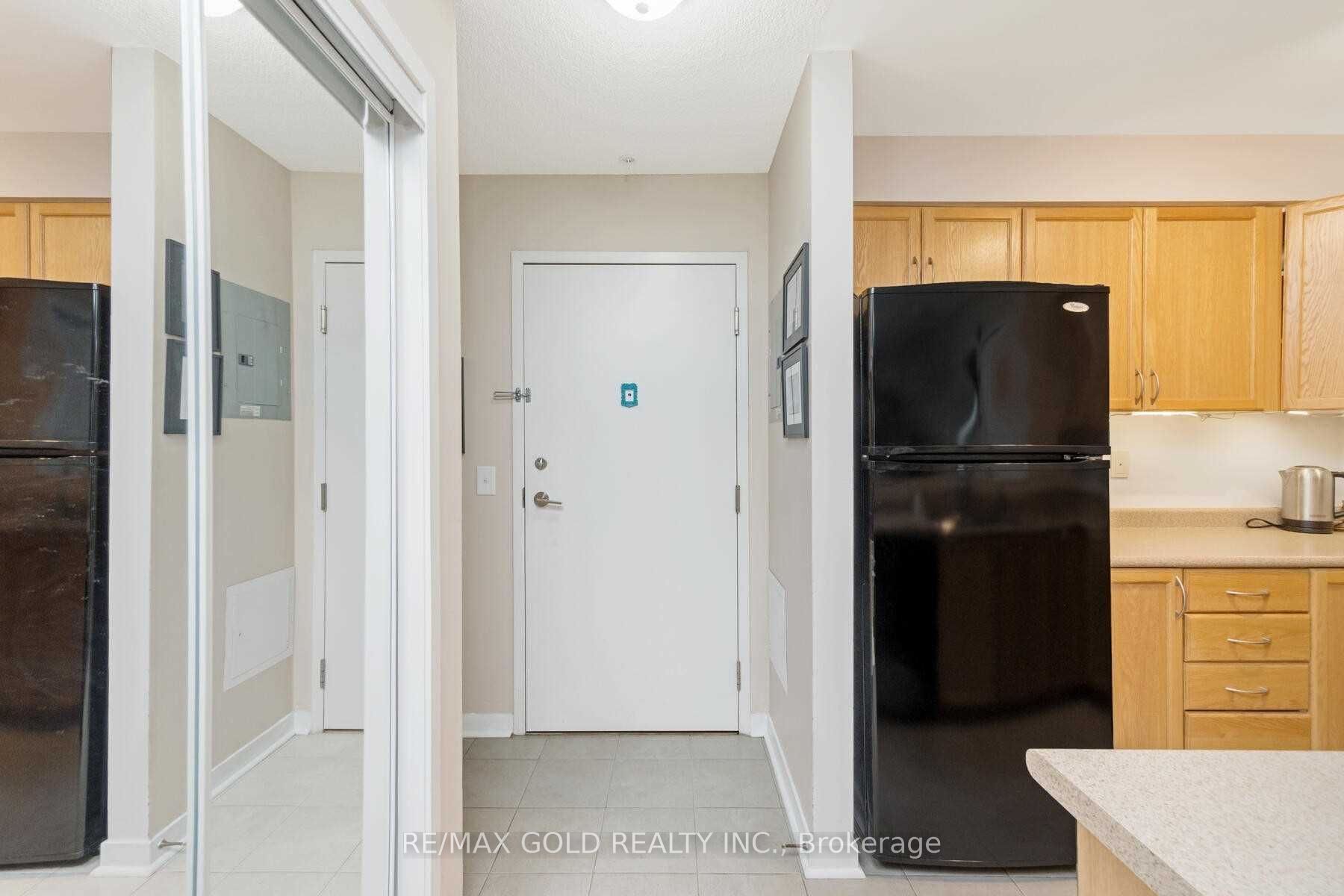 8 Dayspring Circle E 1110