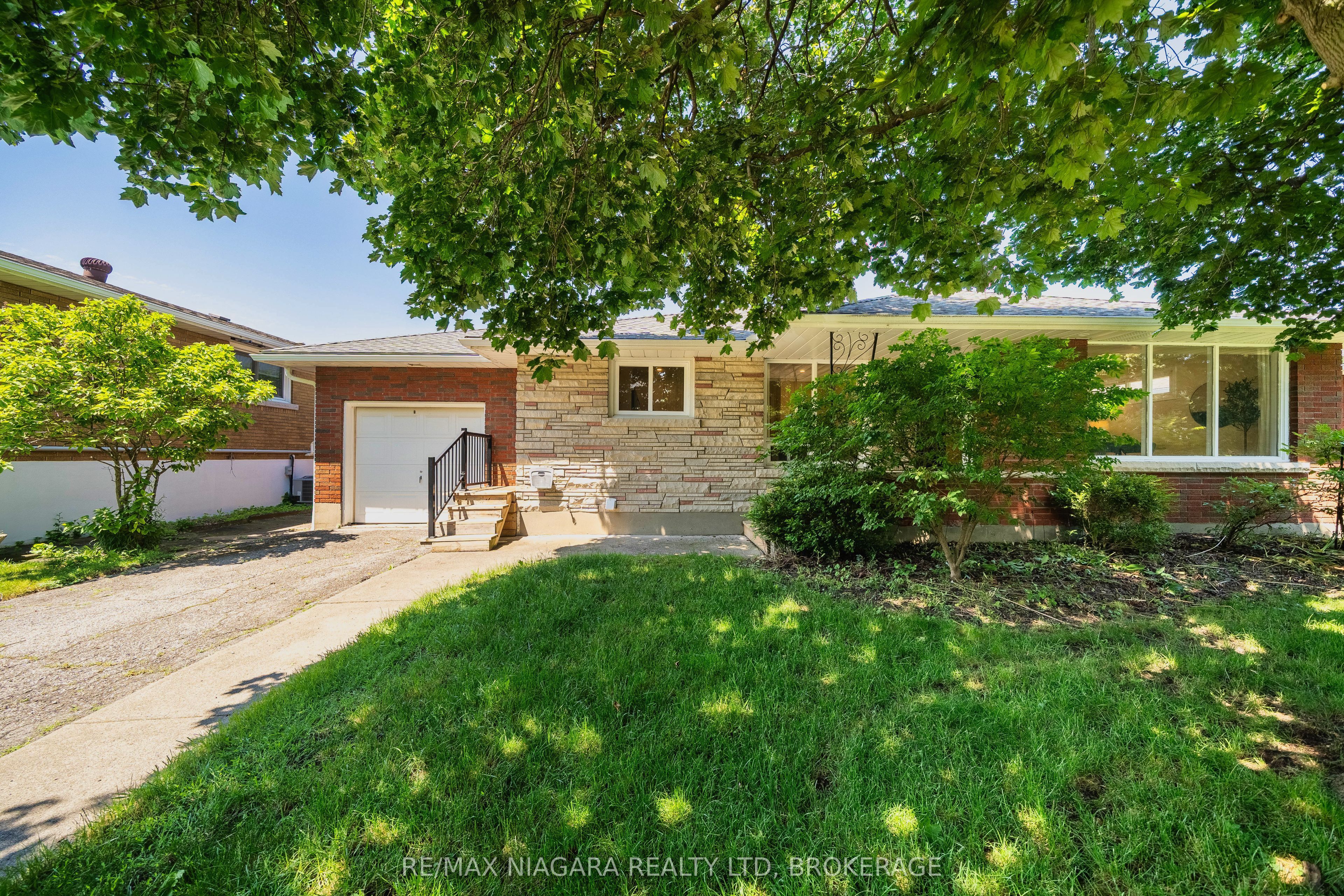 15 Springbank Drive