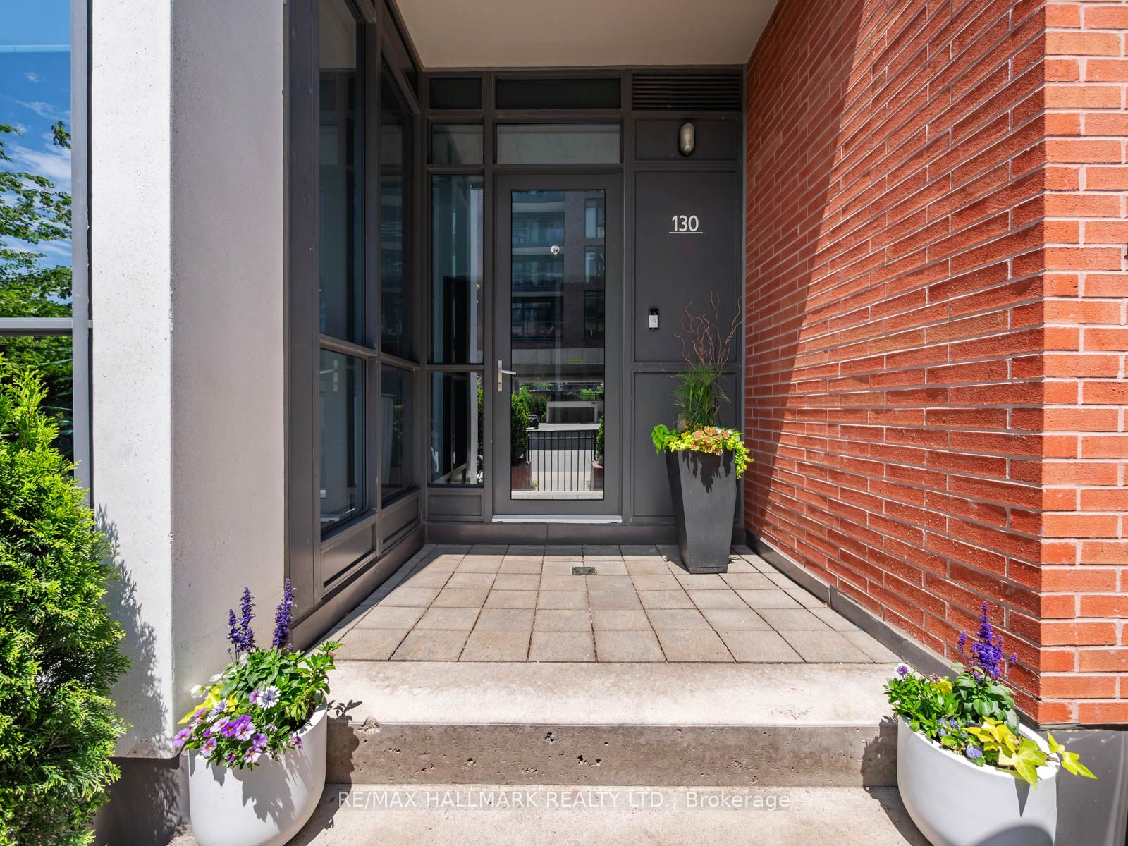 130 St David Street