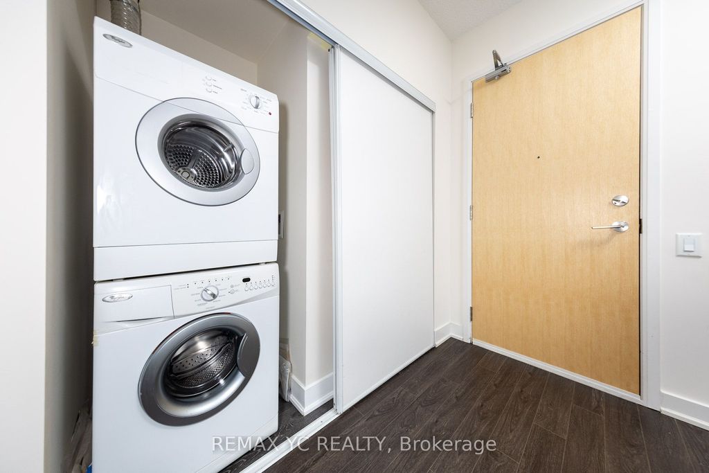 Photo of 30 Roehampton Avenue #2509, Toronto, ON M4P 0B9 (MLS # C12438575)