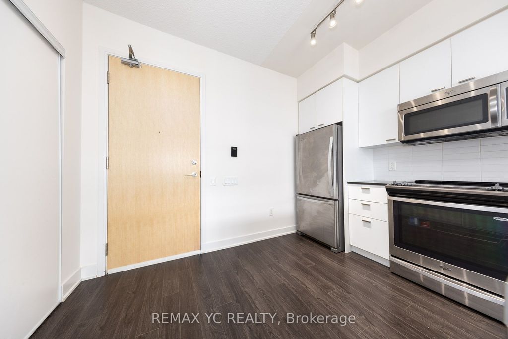 Photo of 30 Roehampton Avenue #2509, Toronto, ON M4P 0B9 (MLS # C12438575)
