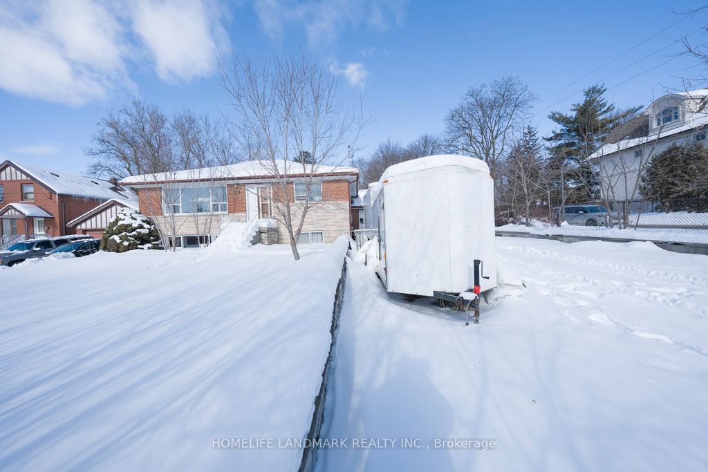 Photo of 108 Garden Avenue, Richmond Hill, ON L4C 6M1 (MLS # N12754814)