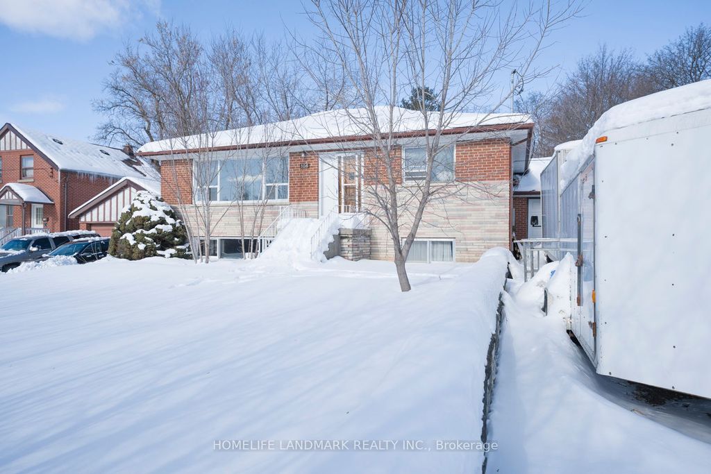 Photo of 108 Garden Avenue, Richmond Hill, ON L4C 6M1 (MLS # N12754814)