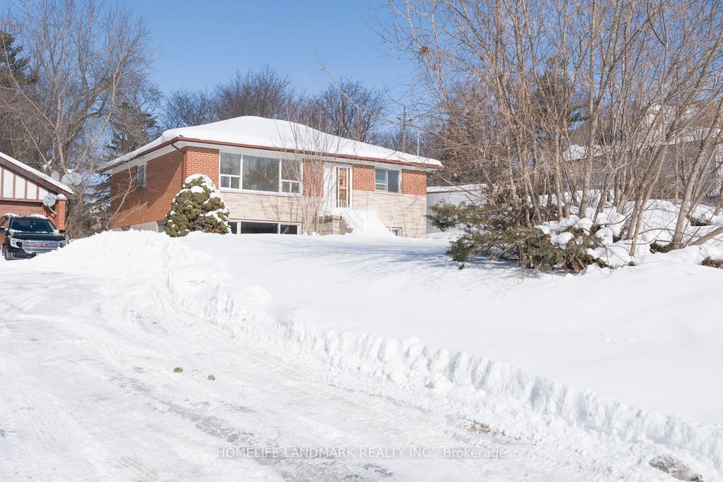 Photo of 108 Garden Avenue, Richmond Hill, ON L4C 6M1 (MLS # N12754814)