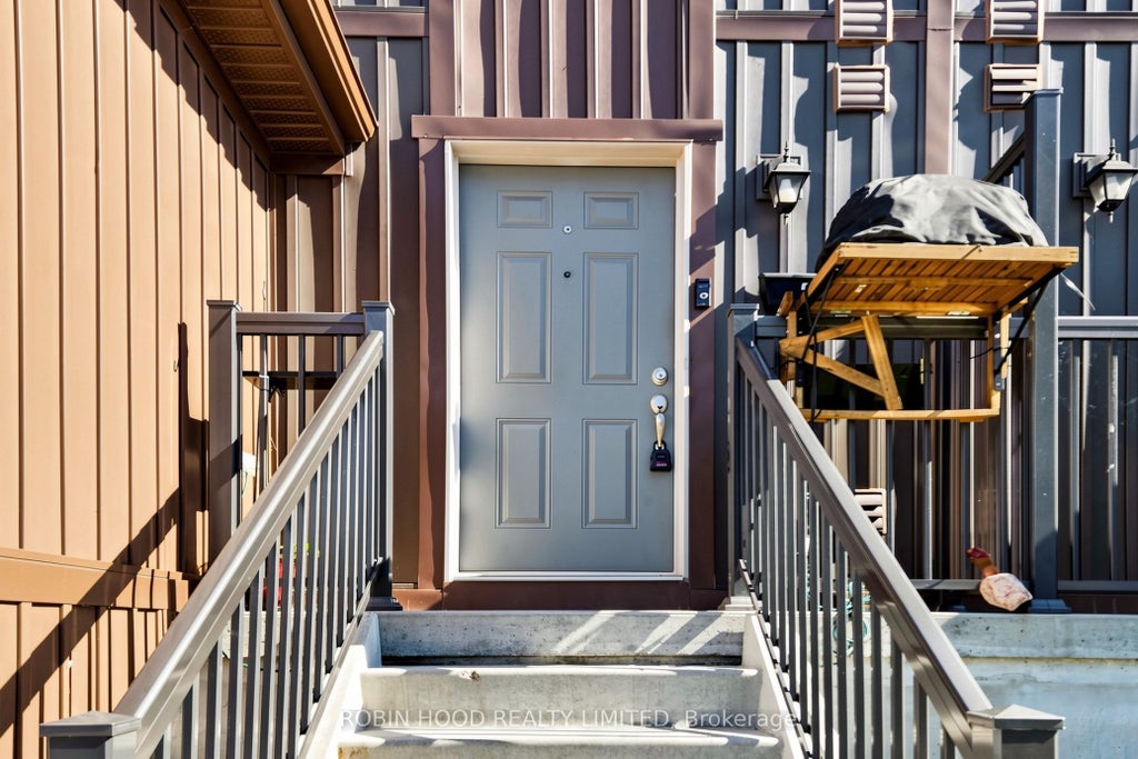 Photo of 110 Grew Boulevard #7, Georgina, ON L0E 1L0 (MLS # N13894202)