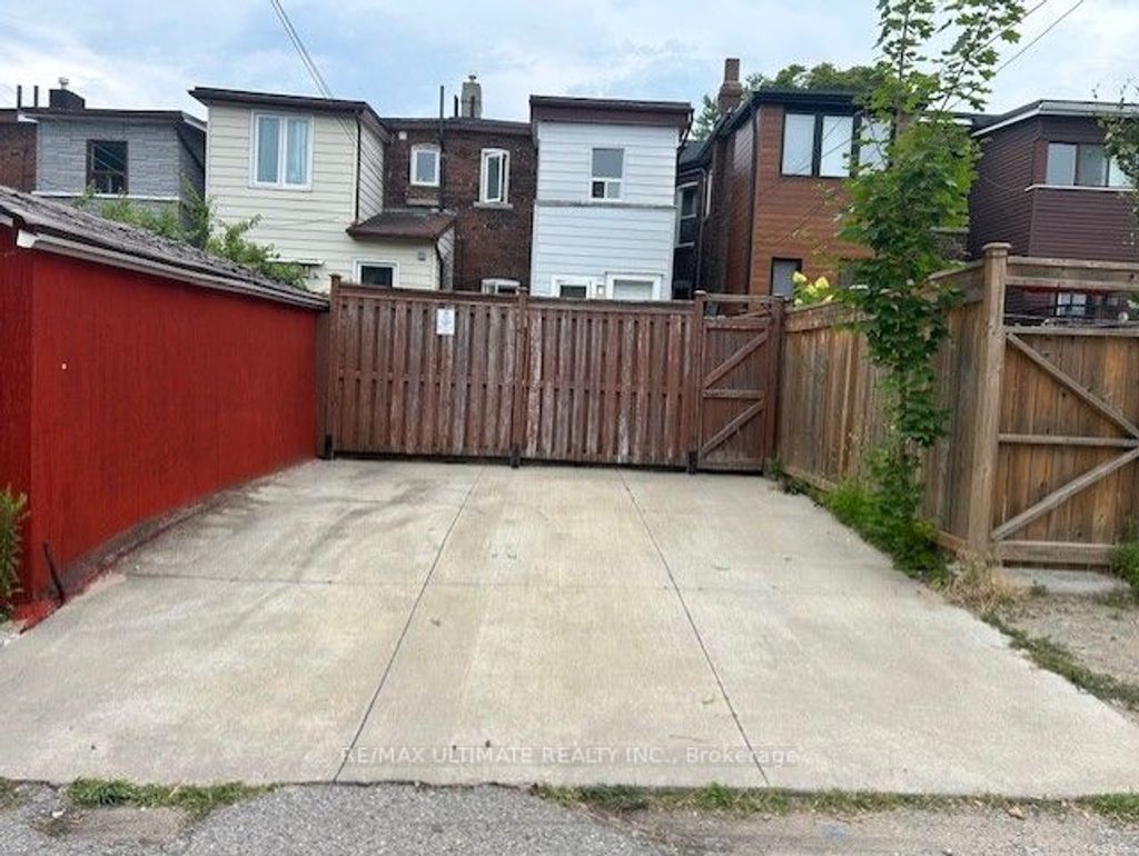 Photo of 31 St. Clair Gardens, Toronto, ON M6E 3V6 (MLS # W12319410)